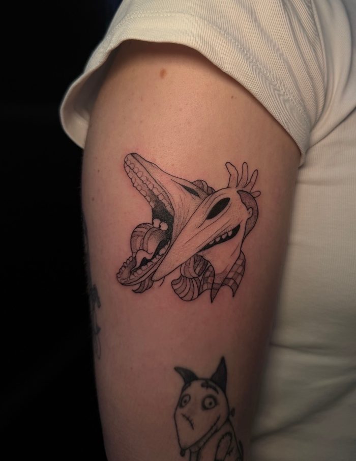 Tatuaggio illustrativo sul braccio